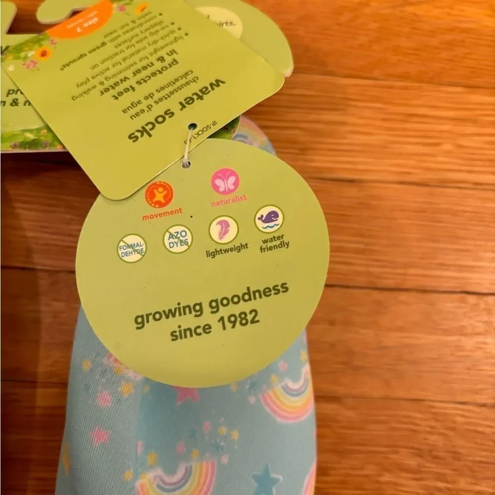 iPlay by Green sprouts water socks NWT size 7
